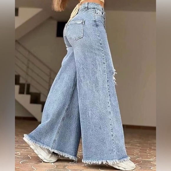 BCBGeneration Denim - BCBGeneration Wide Leg‎ High Rise Jeans 9 29